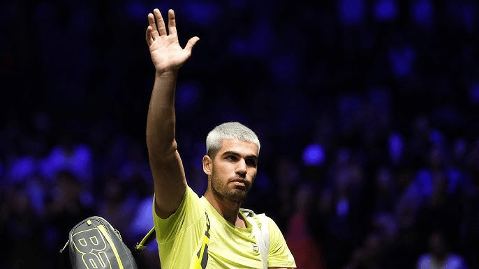 阿卡状态全无打出“年度最烂比赛”，辛纳有大机会夺回世界第一