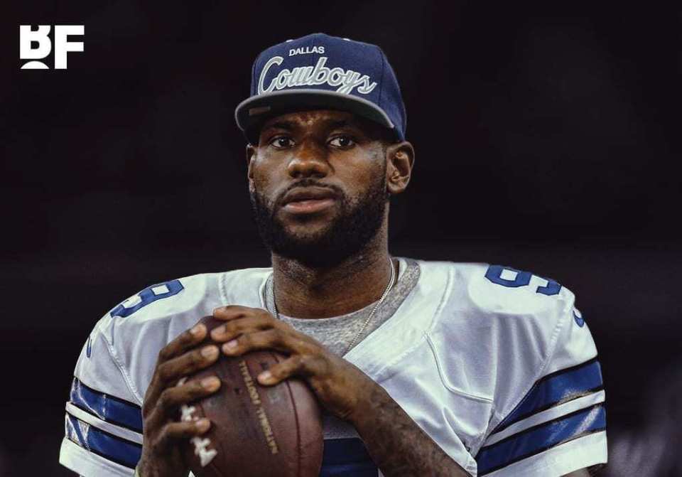 詹姆斯自曝曾认真考虑加盟NFL！停摆期收到海鹰队球衣并接受橄榄球训练