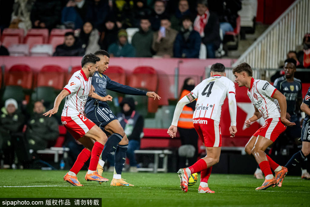 kaiyun-VAR音频曝光！巴萨点球判罚引(yǐn)争议，手球判罚背后有(yǒu)何真相？