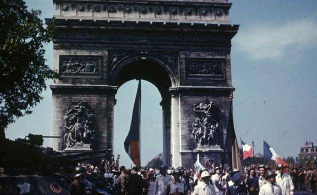 防御名将莫德尔：率军20万挫败200万苏军，自杀前让40万德军解散