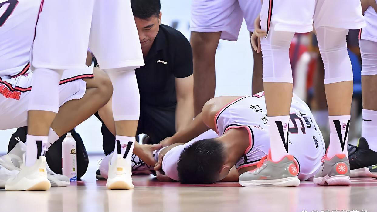 辽粤球员伤病频发，郭艾伦祈愿如李晓旭般坚强复出